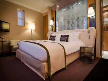 Suite, 1 King Bed (Opera)