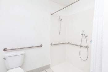 Room, 2 Queen Beds, Mobility Accessible, Non Smoking (Bathtub w/ Grab Bars)
