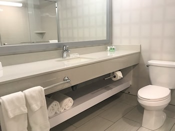 Standard Room, 2 Queen Beds, Non Smoking, Corner