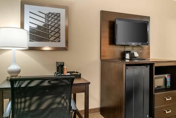 Room, 1 King Bed, Non Smoking (Upgrade)