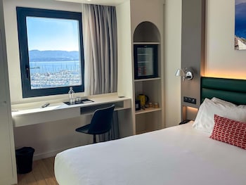 Classic Room, 1 Queen Bed, Sea View
