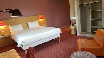 Standard Suite, Multiple Beds (Family)