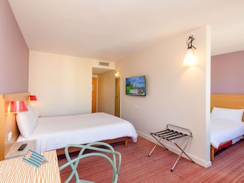 Standard Suite, Multiple Beds (Family)