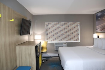 Room, 1 King Bed, Non Smoking