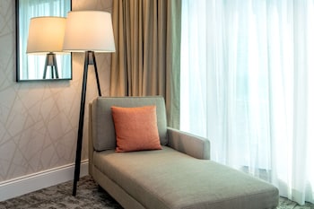Deluxe Room, 1 King Bed, Corner