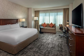Deluxe Room, 1 King Bed, Corner