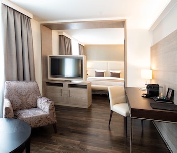 Junior Suite, City View