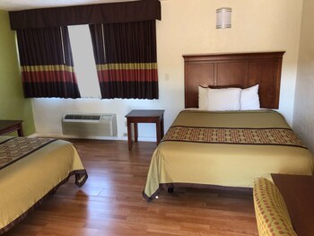 Room, 2 Queen Beds, Non Smoking