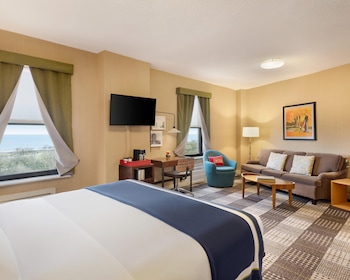 Junior Suite, 1 King Bed with Sofa bed, Lake View