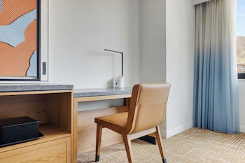 Room, 1 King Bed (Mobility Accessible, Roll-in Shower)