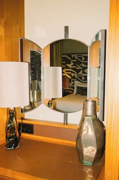 Suite (Amsterdam Fashion Week Suite)