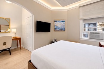 Deluxe Room, 1 King Bed