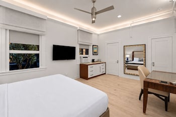 Premium Room, 1 King Bed