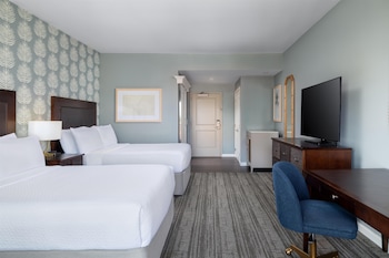 Room, 2 Queen Beds, Accessible (Roll-In Shower)