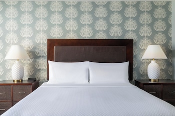 Room, 1 King Bed, Accessible, Bathtub (Hearing)