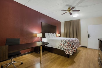 Superior Room, 1 King Bed, Accessible, Smoking