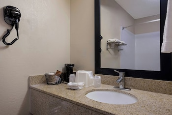 Superior Room, 1 King Bed, Accessible, Smoking