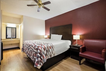 Standard Room, 1 King Bed, Smoking