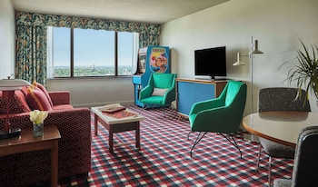 Suite, 1 King Bed