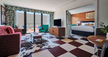 Suite, 1 King Bed, Terrace