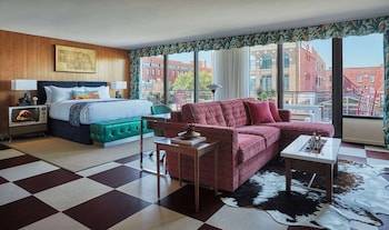 Suite, 1 King Bed
