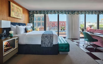 Suite, 1 King Bed