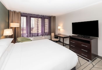 Room, 1 King Bed, Corner