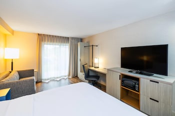 Room, 1 King Bed with Sofa bed, Non Smoking (2nd Floor, Stair Access Only)