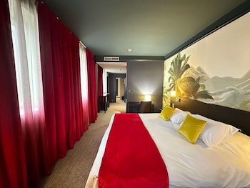 Standard Suite, 1 Double Bed with Sofa bed