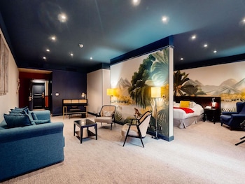 Standard Suite, 1 Double Bed with Sofa bed