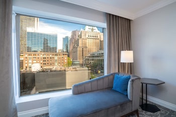 Grand Suite, 1 King Bed (Sofa bed, Wet Bar)
