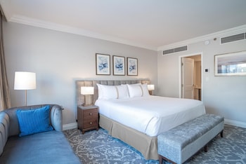 Grand Suite, 1 King Bed (Sofa bed, Wet Bar)
