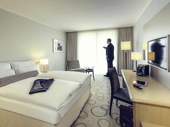 Privilege, Room, 1 Queen Bed