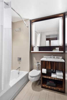 Room, 1 King Bed, City View