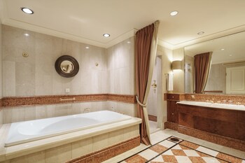 Superior Suite, Balcony (3Pax)