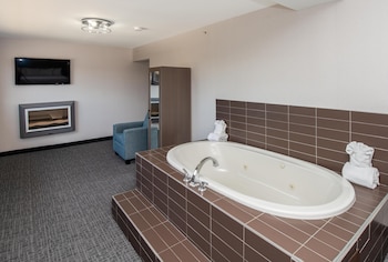 Presidential Suite, 1 King Bed, Jetted Tub (Coast Presidential Suite)