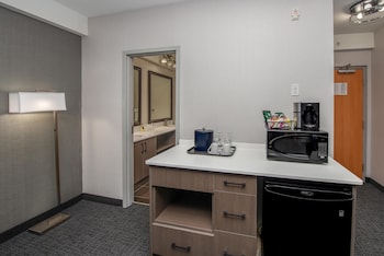 Premium Suite, 1 King Bed (Coast Premium King Suite)