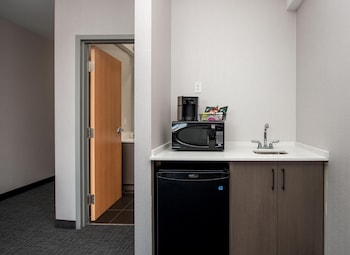 Premium Suite, 1 King Bed, Jetted Tub (Coast Premium King Jetted Tub & Wet Bar)