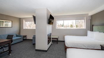 Superior Studio Suite, 2 Queen Beds (Coast Premium Two Queens Junior Suite)