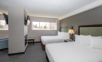 Superior Studio Suite, 2 Queen Beds (Coast Premium Two Queens Junior Suite)
