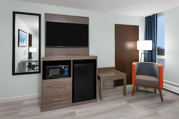 Studio Suite, 1 King Bed, Non Smoking