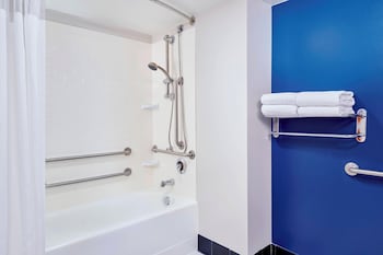 Room, 2 Double Beds, Park View (Mobility/Hearing Accessible, Tub)