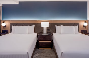 Room, 2 Queen Beds, Balcony, City View
