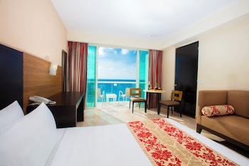 Romantic Room, 1 King Bed, Balcony, Oceanfront