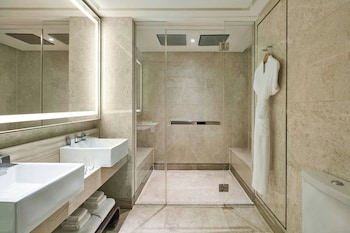 Deluxe Room, 1 King Bed