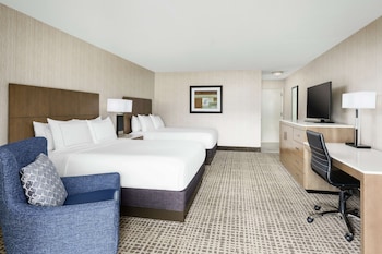 Room, 2 Queen Beds, Accessible Bathtub, Non Smoking