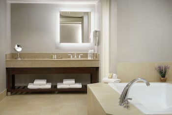 Presidential Suite, 1 King Bed, Bathtub