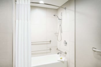 Room, 2 Queen Beds, Accessible Bathtub, Non Smoking