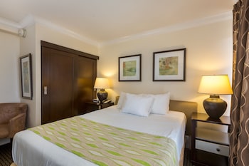 Condo, 2 Bedrooms, Partial Ocean View