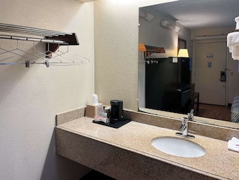 Deluxe Room, 1 King Bed, Accessible, Non Smoking